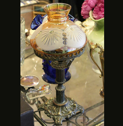 II.431 PAR DE LÁMPARAS DE MESA