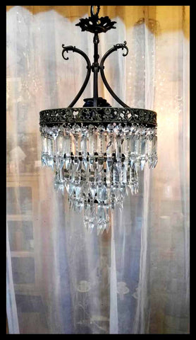 II.1119 LÁMPARA DE CRISTAL Y BRONCE