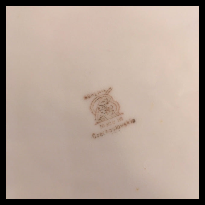 II.1447 JUEGO DE LOZA CON FLORCITAS