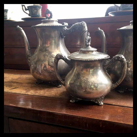 II.1341 JUEGO DE TÉ DE ESTAÑO