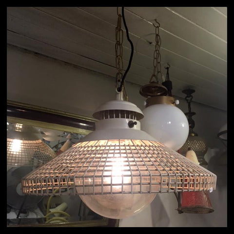 II.1344 LÁMPARA COLGANTE CON GRAN AMPOLLETA