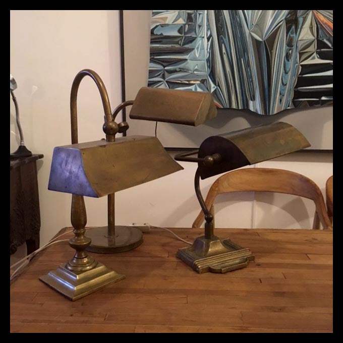 II.1436 LÁMPARAS ENCAPUCHADAS DE BRONCE