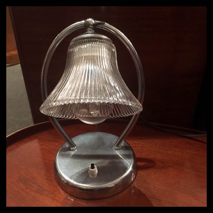 II.1385 LAMPARITA DE MESA