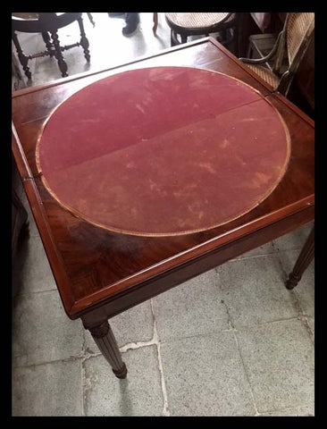 I.926 MESA DE JUEGO DE CAOBA