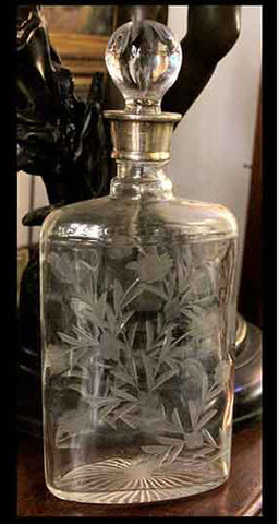 II.192 BOTELLA LICORERA