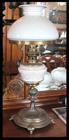 II.185 LÁMPARA DE BRONCE