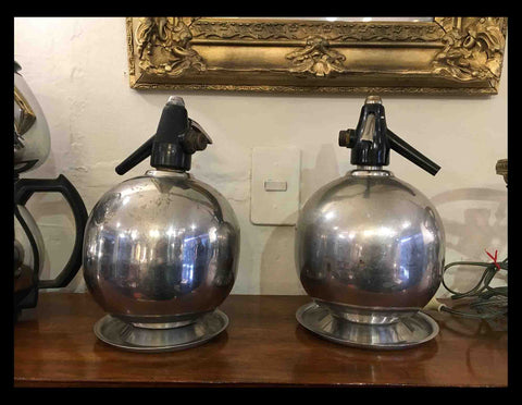 II.1462 PAR DE SIFONES METÁLICOS