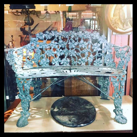 I.688 PAR DE BANCAS DE FIERRO FUNDIDO